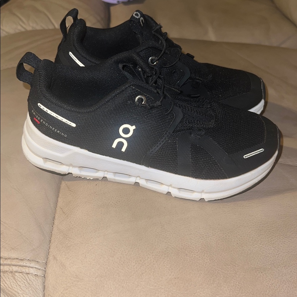 On Running Running Cloud Kids Black/White Running Shoes